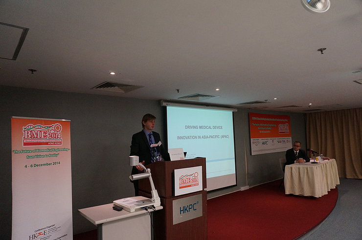 Speaker presenting at BME 2014 conference on medical device innovation in Asia-Pacific.