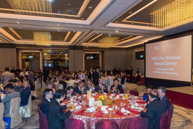 Attendees at HKIE Fire Division Annual Dinner, November 2018, clapping at JW Marriott Hong Kong